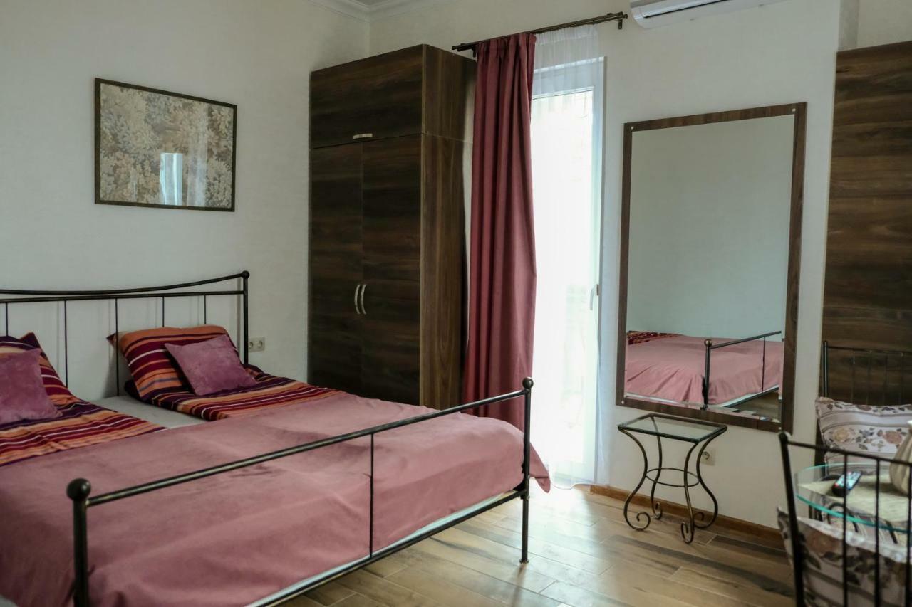 3 Studio Tiflis Habitación foto